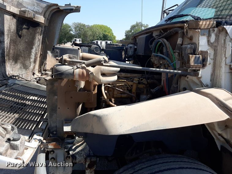 image for item DO3126 1994 Chevrolet Kodiak  bucket truck