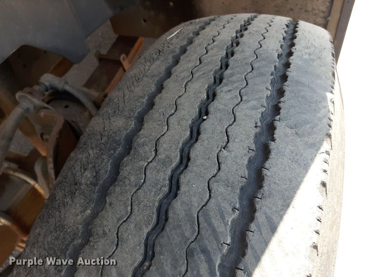 image for item DO3126 1994 Chevrolet Kodiak  bucket truck