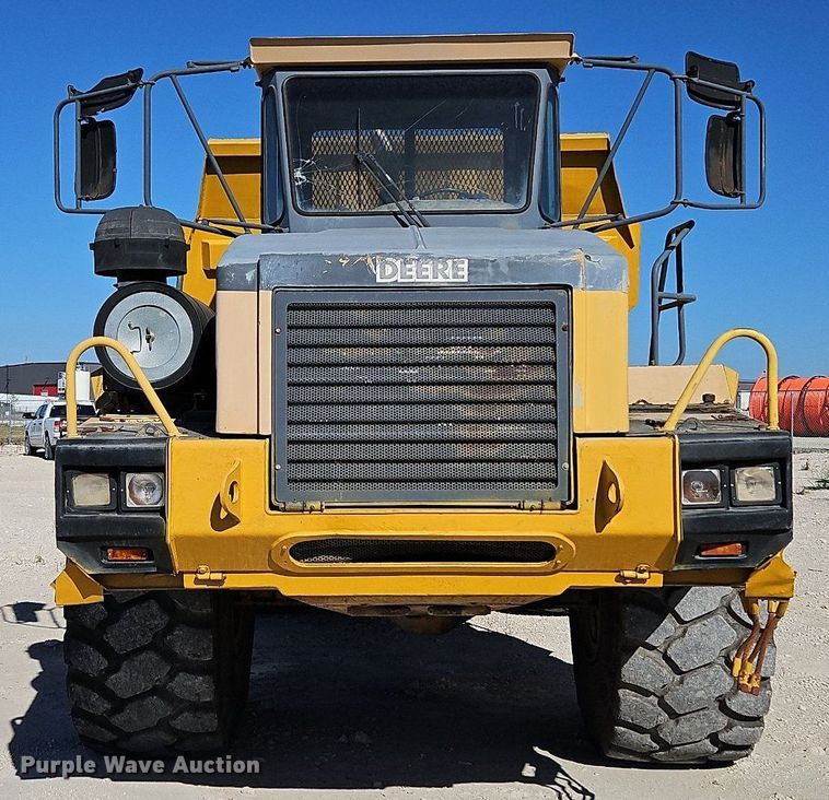 image for item DP2381 2000 John Deere 400C  haul truck