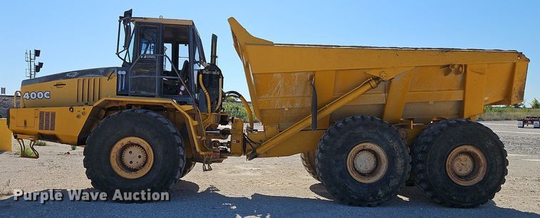 image for item DP2381 2000 John Deere 400C  haul truck