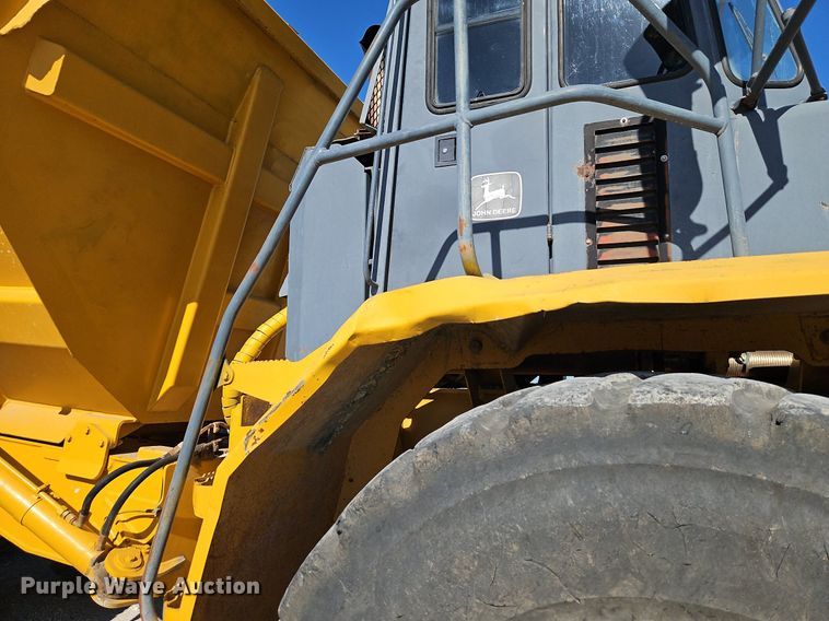 image for item DP2381 2000 John Deere 400C  haul truck