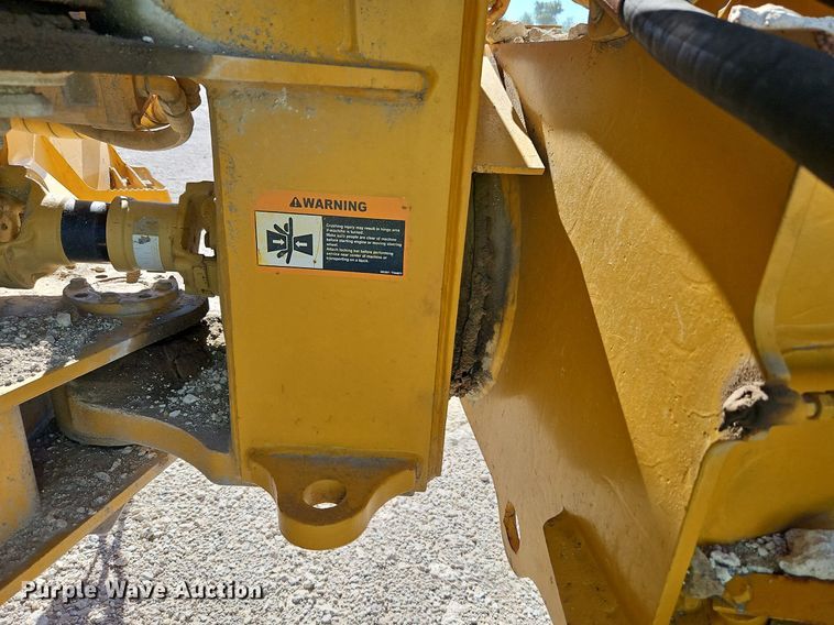 image for item DP2381 2000 John Deere 400C  haul truck