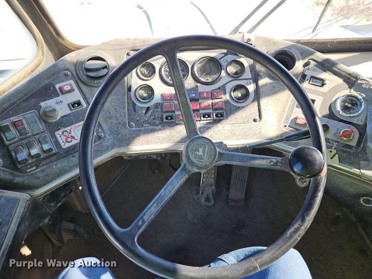 image for item DP2381 2000 John Deere 400C  haul truck