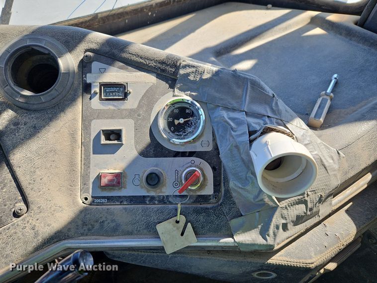 image for item DP2381 2000 John Deere 400C  haul truck