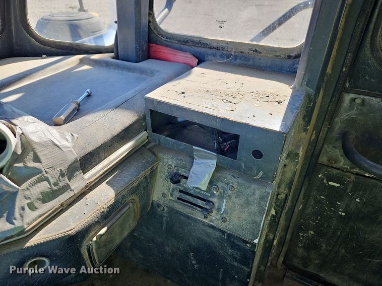 image for item DP2381 2000 John Deere 400C  haul truck