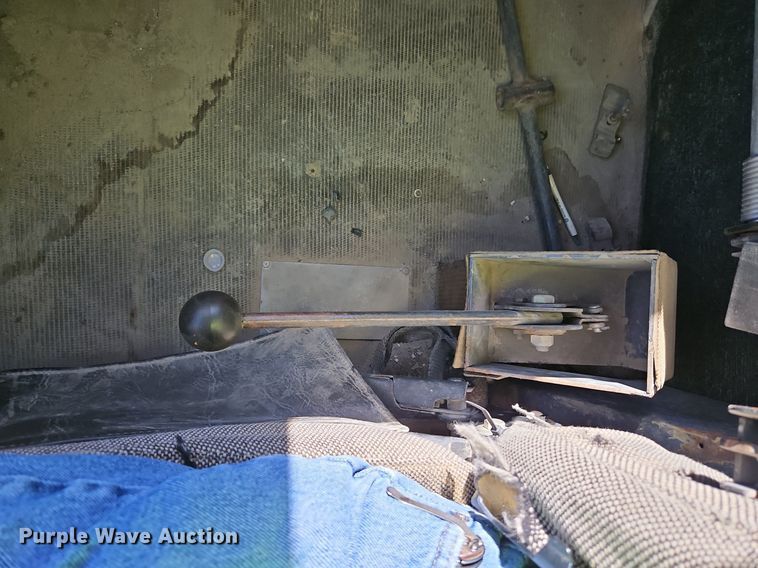 image for item DP2381 2000 John Deere 400C  haul truck