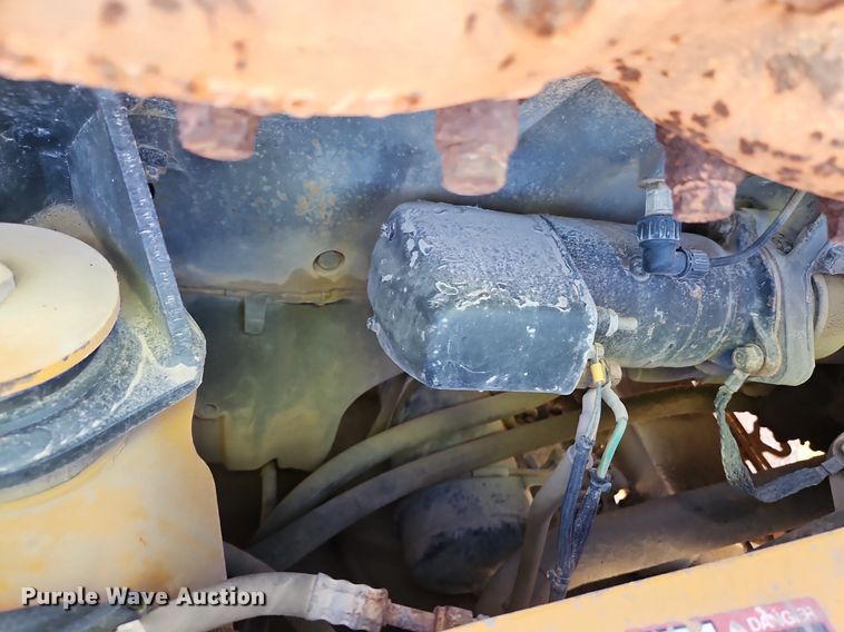 image for item DP2381 2000 John Deere 400C  haul truck