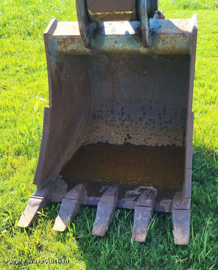 image for item DP5251 2017 John Deere 210G LC  excavator