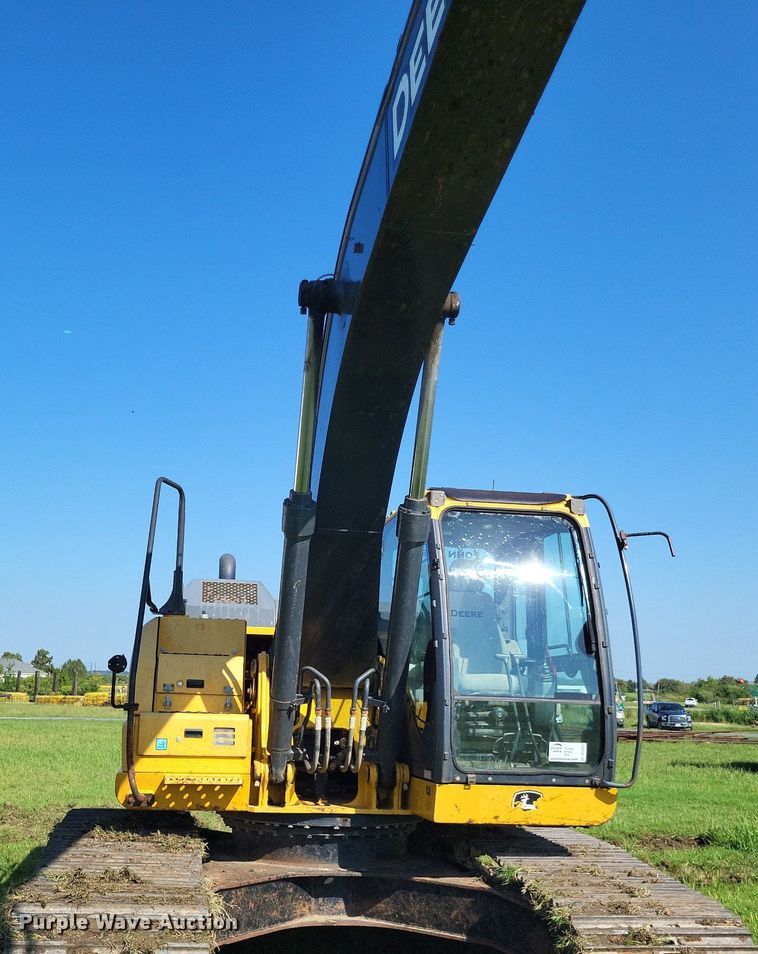 image for item DP5251 2017 John Deere 210G LC  excavator