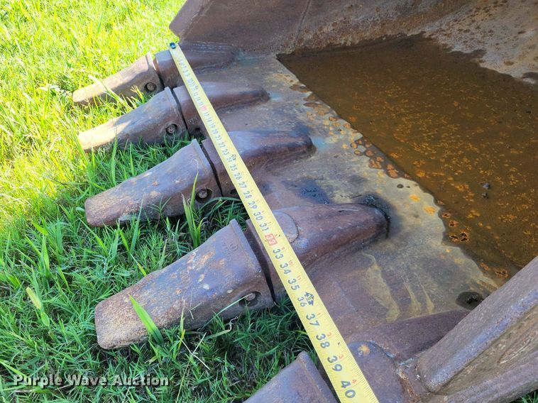 image for item DP5251 2017 John Deere 210G LC  excavator