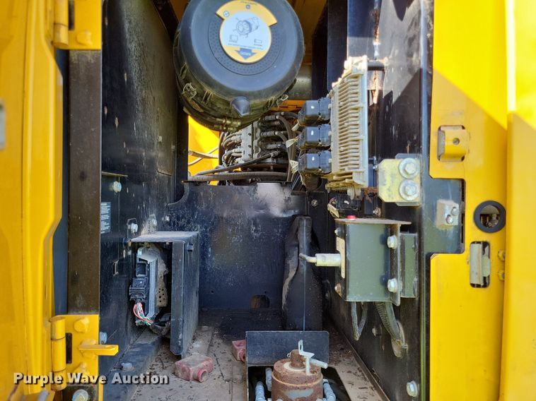 image for item DP5251 2017 John Deere 210G LC  excavator