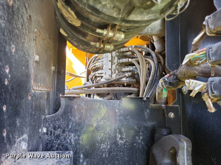 image for item DP5251 2017 John Deere 210G LC  excavator