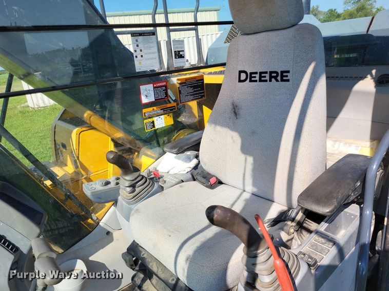 image for item DP5251 2017 John Deere 210G LC  excavator