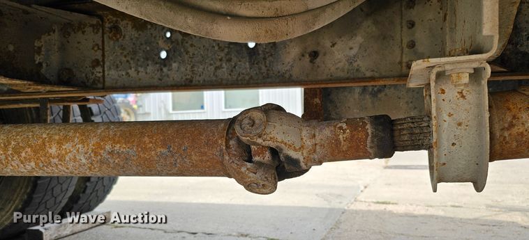 image for item DQ0210 1994 GMC TopKick  dump flatbed truck