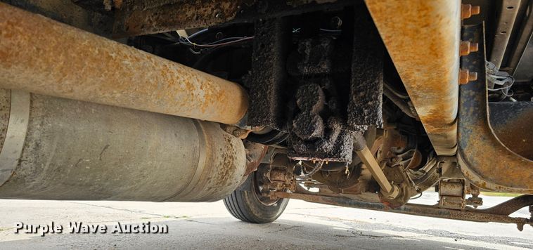 image for item DQ0210 1994 GMC TopKick  dump flatbed truck