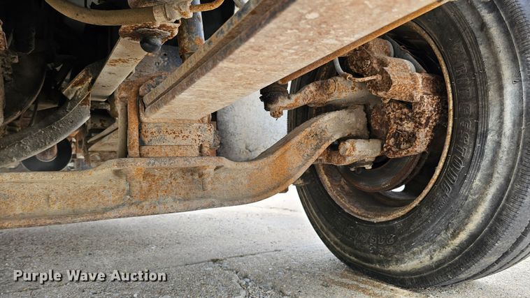 image for item DQ0210 1994 GMC TopKick  dump flatbed truck