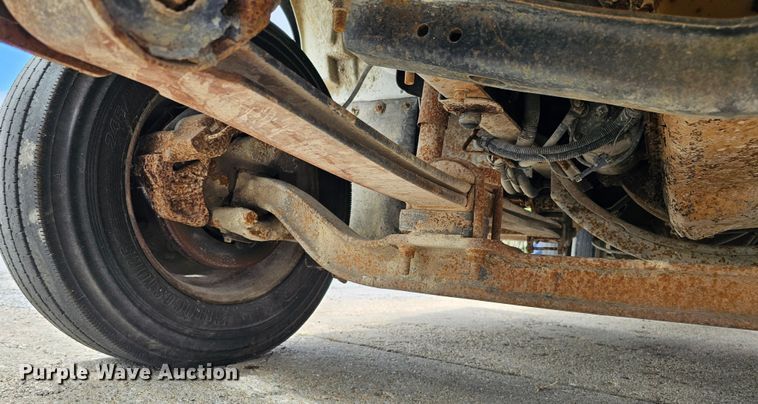 image for item DQ0210 1994 GMC TopKick  dump flatbed truck