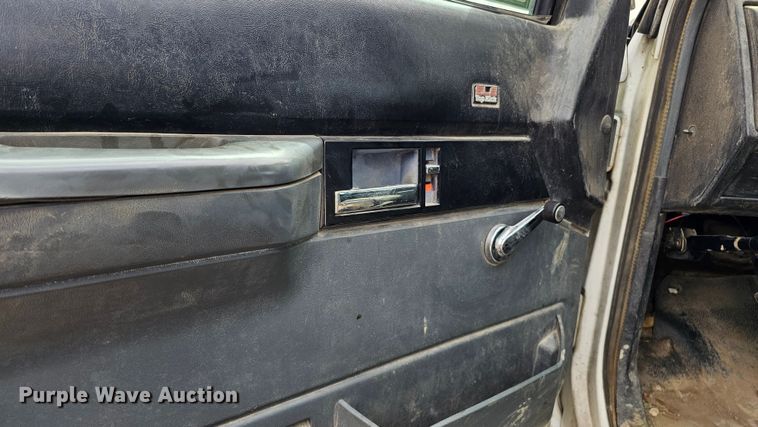 image for item DQ0210 1994 GMC TopKick  dump flatbed truck