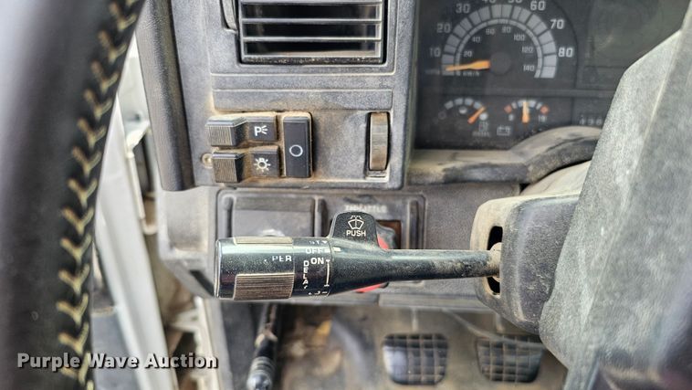 image for item DQ0210 1994 GMC TopKick  dump flatbed truck