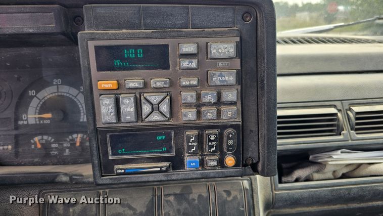 image for item DQ0210 1994 GMC TopKick  dump flatbed truck