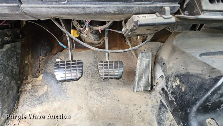 image for item DQ0210 1994 GMC TopKick  dump flatbed truck