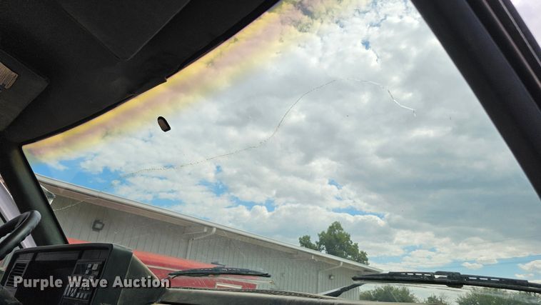 image for item DQ0210 1994 GMC TopKick  dump flatbed truck