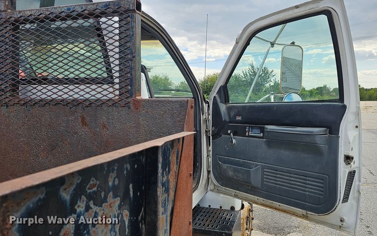 image for item DQ0210 1994 GMC TopKick  dump flatbed truck