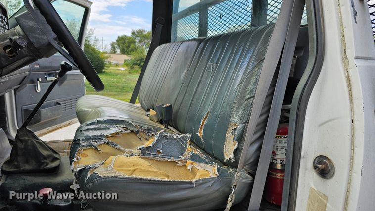 image for item DQ0210 1994 GMC TopKick  dump flatbed truck