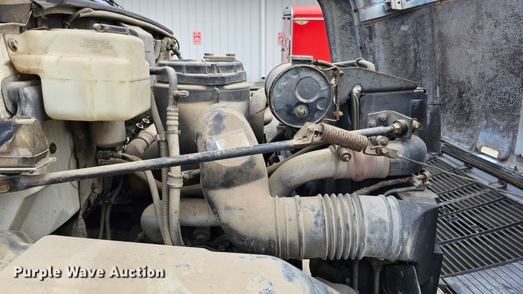 image for item DQ0210 1994 GMC TopKick  dump flatbed truck