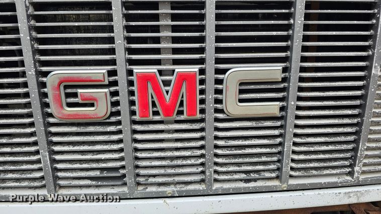 image for item DQ0210 1994 GMC TopKick  dump flatbed truck