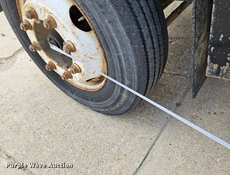 image for item DQ0210 1994 GMC TopKick  dump flatbed truck