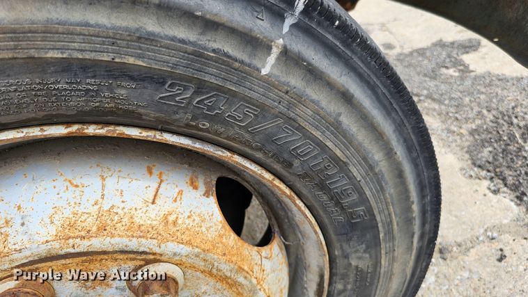 image for item DQ0210 1994 GMC TopKick  dump flatbed truck