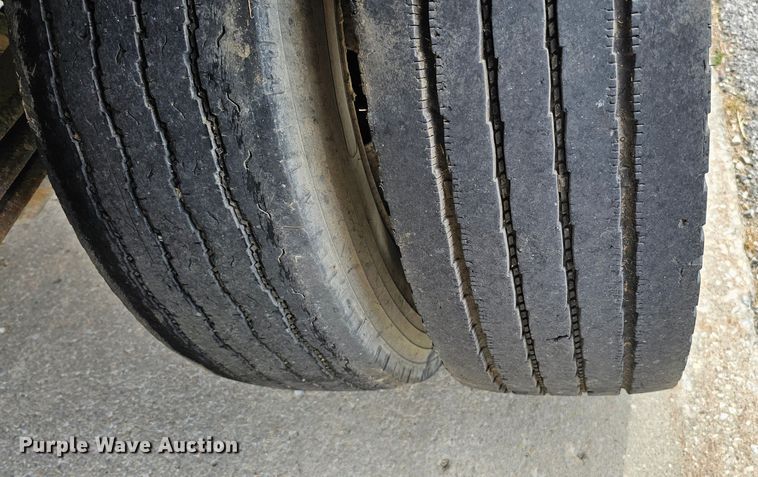 image for item DQ0210 1994 GMC TopKick  dump flatbed truck