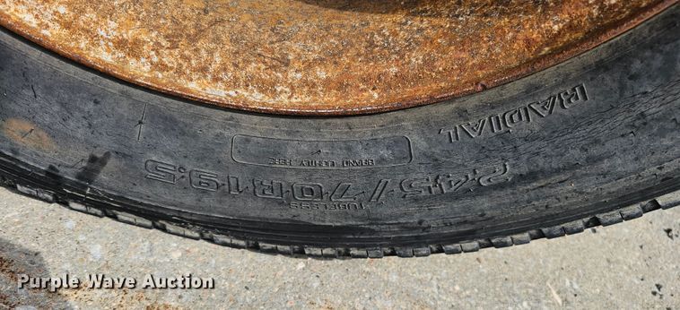 image for item DQ0210 1994 GMC TopKick  dump flatbed truck