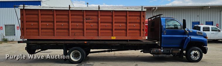 image for item DQ0212 2005 GMC C6500  flatbed truck
