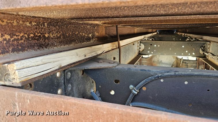 image for item DQ0212 2005 GMC C6500  flatbed truck