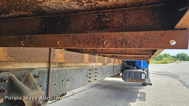 image for item DQ0212 2005 GMC C6500  flatbed truck