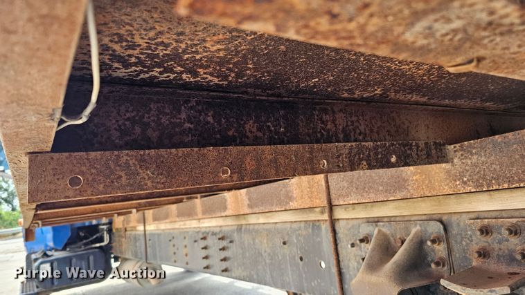 image for item DQ0212 2005 GMC C6500  flatbed truck