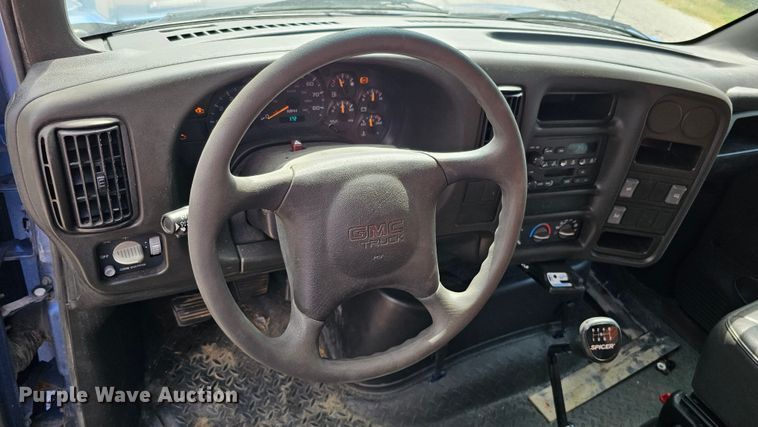 image for item DQ0212 2005 GMC C6500  flatbed truck