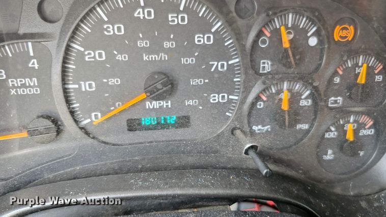 image for item DQ0212 2005 GMC C6500  flatbed truck