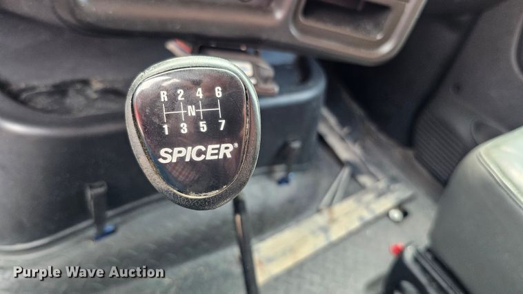 image for item DQ0212 2005 GMC C6500  flatbed truck