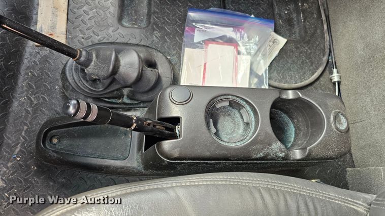 image for item DQ0212 2005 GMC C6500  flatbed truck