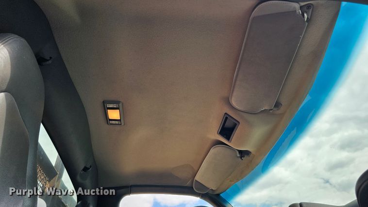 image for item DQ0212 2005 GMC C6500  flatbed truck