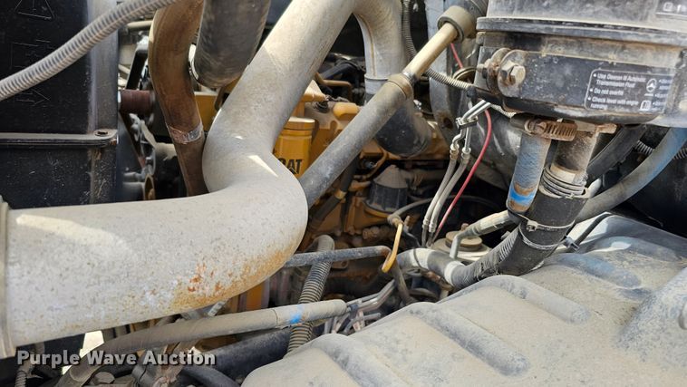 image for item DQ0212 2005 GMC C6500  flatbed truck