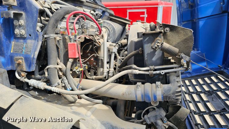 image for item DQ0212 2005 GMC C6500  flatbed truck