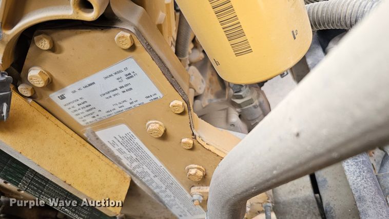 image for item DQ0212 2005 GMC C6500  flatbed truck