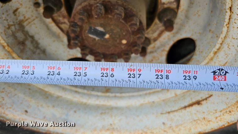 image for item DQ0212 2005 GMC C6500  flatbed truck