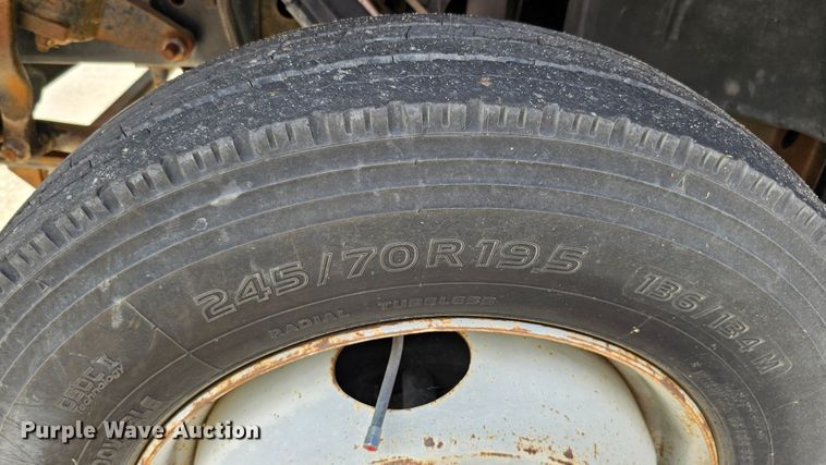 image for item DQ0212 2005 GMC C6500  flatbed truck