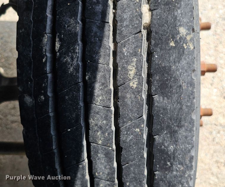 image for item DQ0212 2005 GMC C6500  flatbed truck