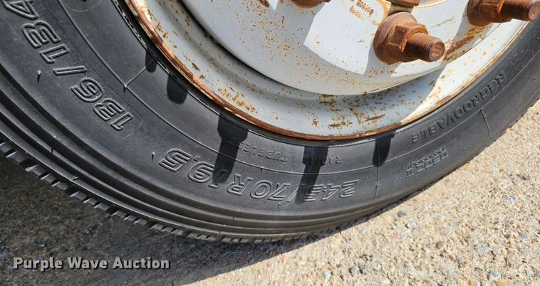 image for item DQ0212 2005 GMC C6500  flatbed truck